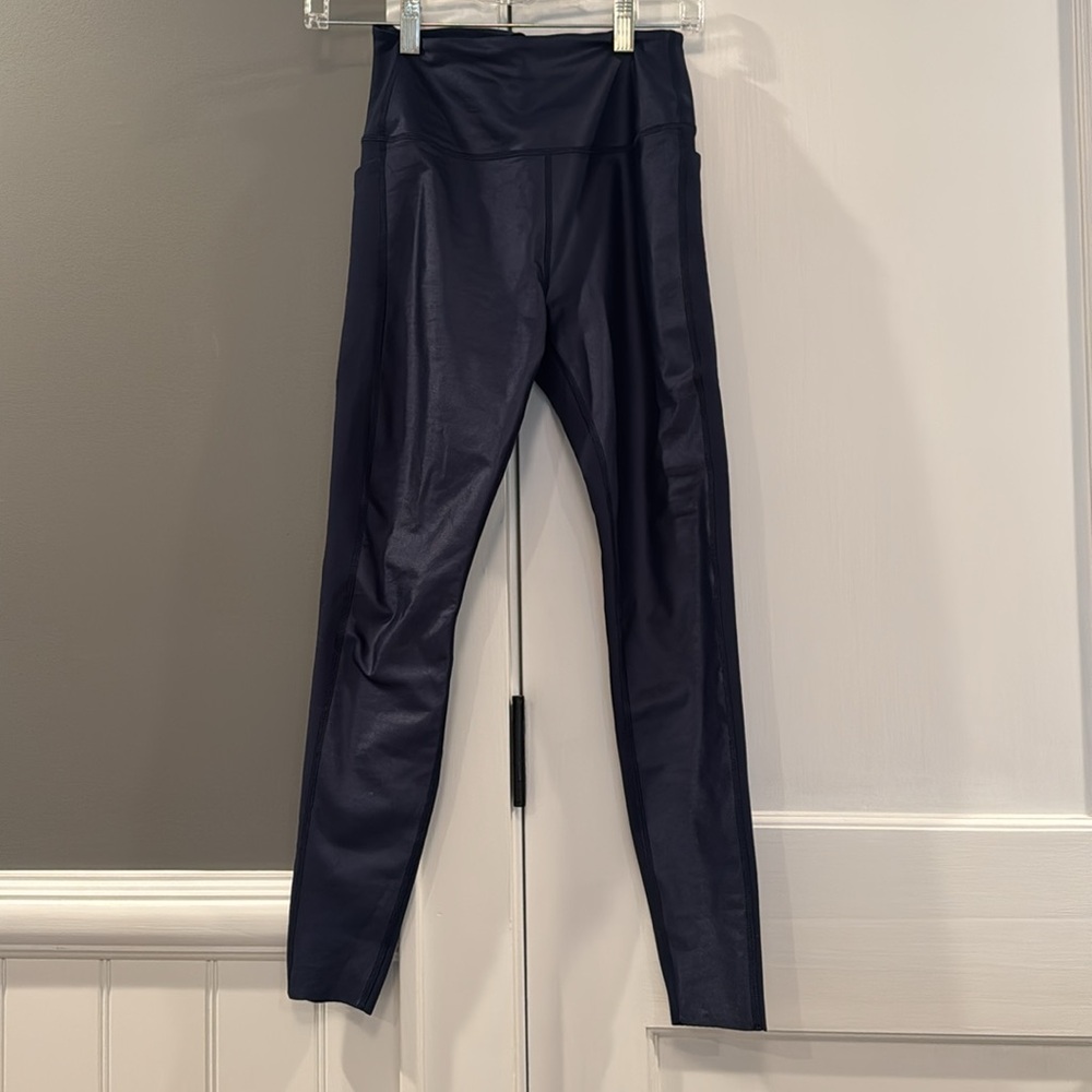 Peloton Cadent with pocket leggings navy part shine